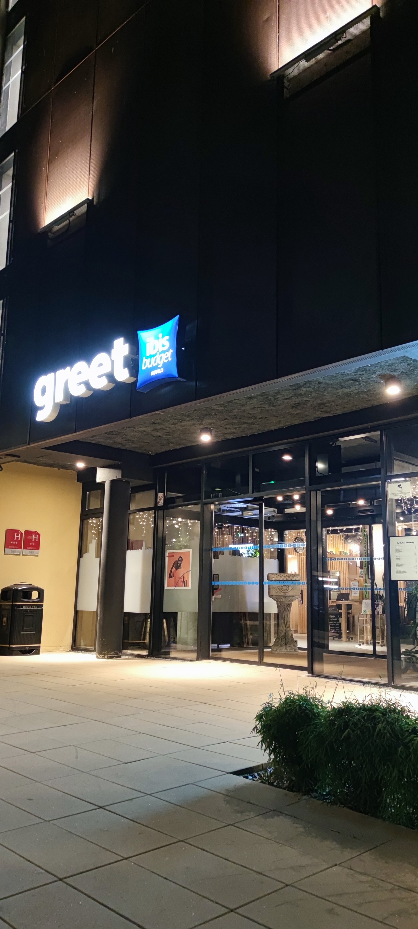 Salle de bain PMR Ibis Budget La Rochelle