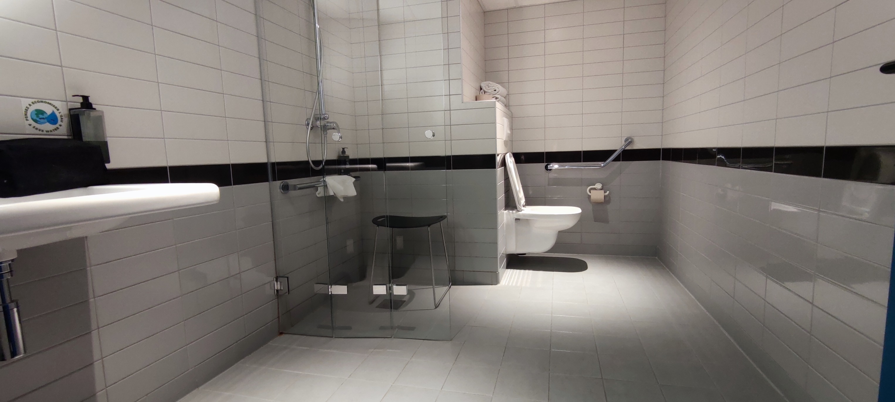 Accès extérieur et piste cyclable vers le centre-ville